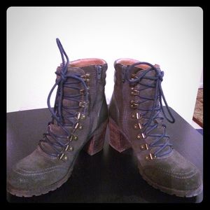 Lucky Brand Olive Suede w/navy laces Booties