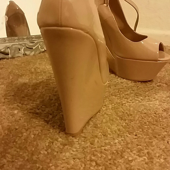 Shoes - Picture 2 of 4