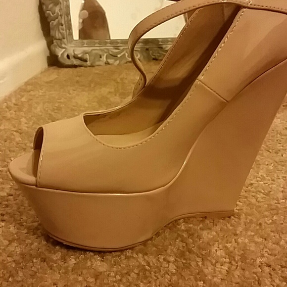 Shoes - Picture 4 of 4