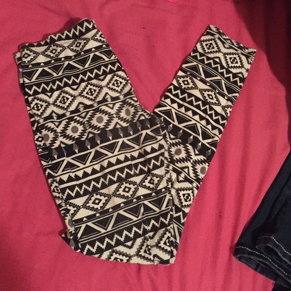 ✨Tribal print leggings✨