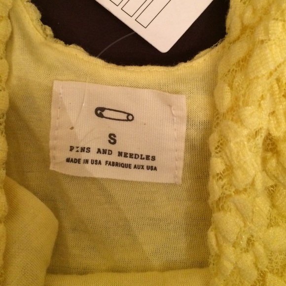 Gorgeous "spring fling" anthropologie top - Picture 3 of 4