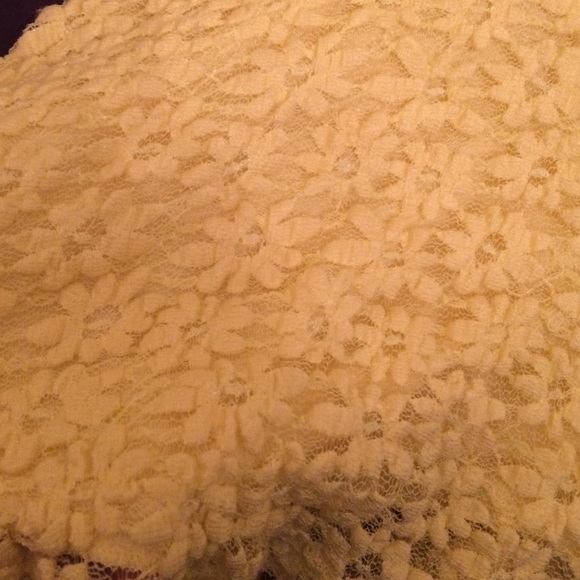 Gorgeous "spring fling" anthropologie top - Picture 4 of 4