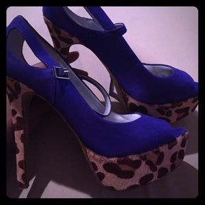 Jessica Simpson blue violet heels 💙💙