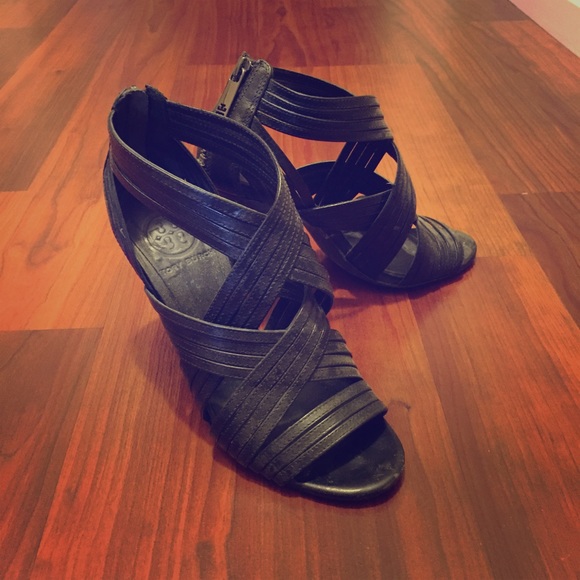 ✅ SOLD - Tory Burch Heels