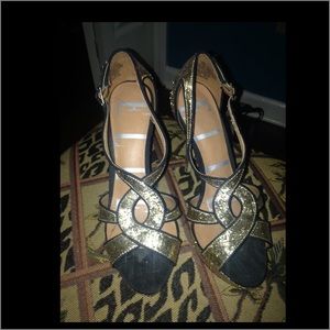 Elle black and gold glitter heels!
