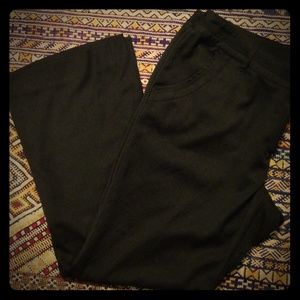 Perfect Black Trouser For Work. Cute Details.