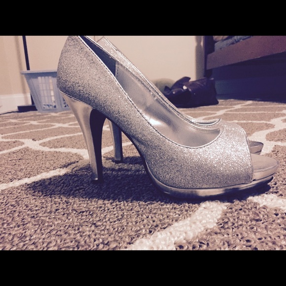 High heels - Picture 2 of 4