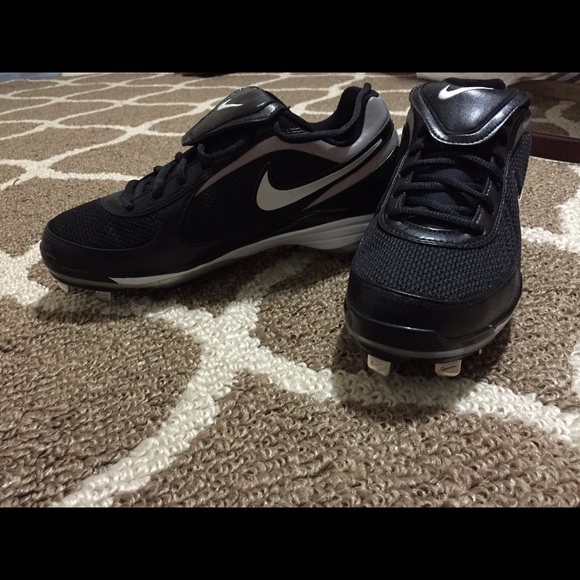 Nike cleats - Picture 2 of 4