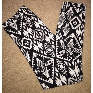 PINK Victoria's Secret tribal leggings