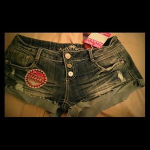 *Brand new!*Almost Famous Jean shorts