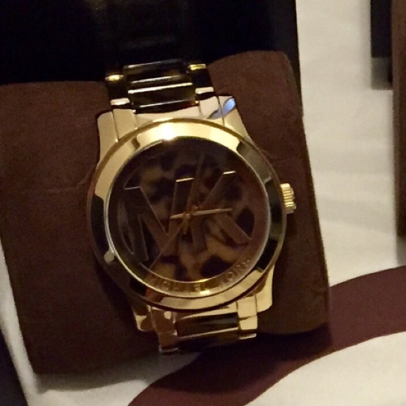 🚨🔥SALE🎈Michael Kors Tortoise logo watch - Picture 3 of 4