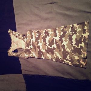 Camo tank