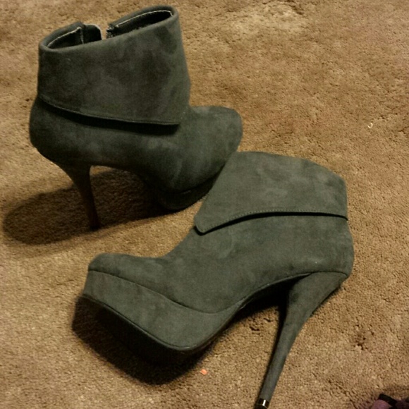 Grey booty heels - Picture 2 of 2