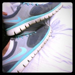 Turquoise/Aqua Nike shoes !
