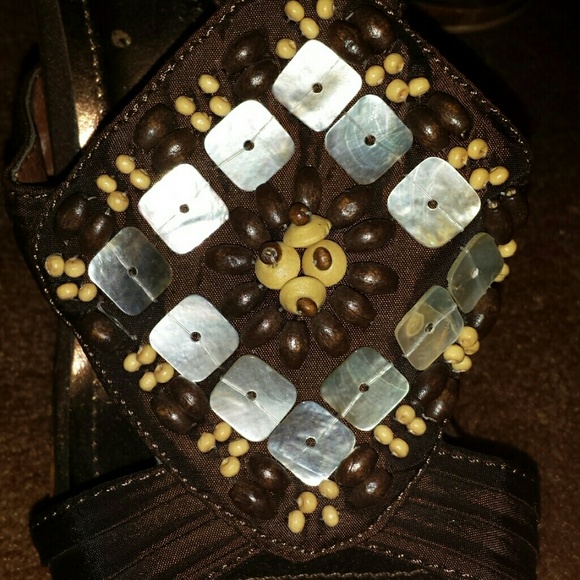 Brown Bead work heals - Picture 3 of 3