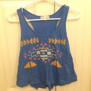 Cropped tank top with pattern
