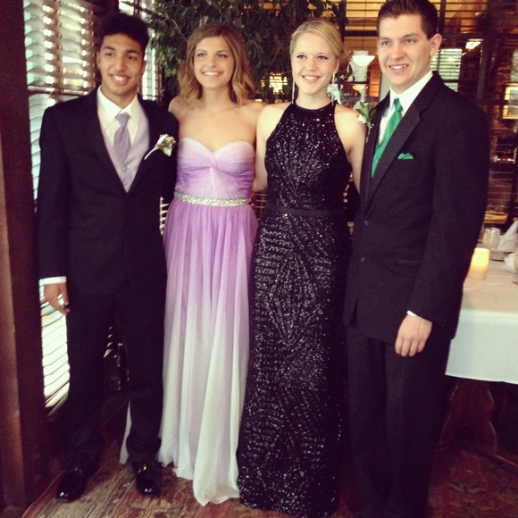 Black sequined prom dress - Picture 2 of 4