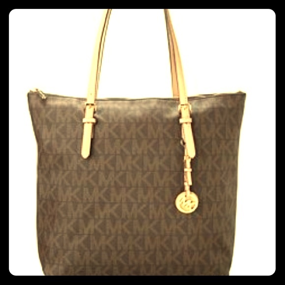 Authentic Michael Kors Jet Set Zipper Tote