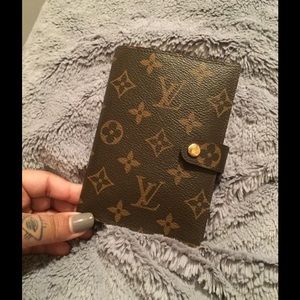 LV agenda cover w/ refills 🚫SOLD LOCALLY🚫