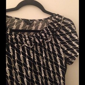 💥Last Day💥Black and white print top