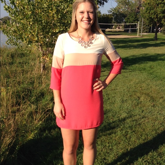 Dresses & Skirts - Color block shift dress