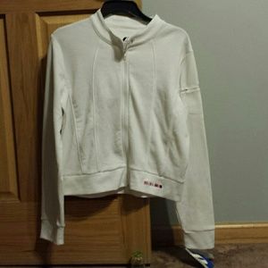 White workout zipup