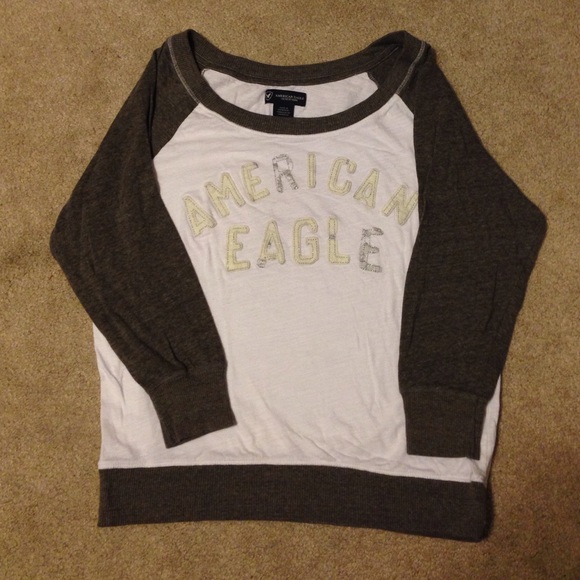 American Eagle 3/4 length sleeved shirt.