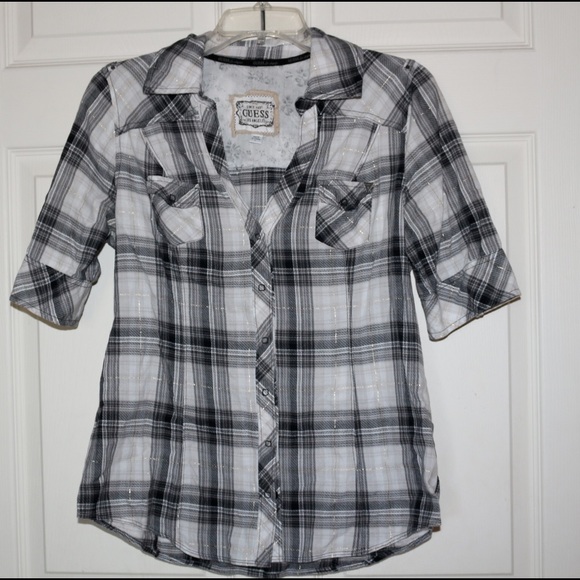 Cute plaid button up!