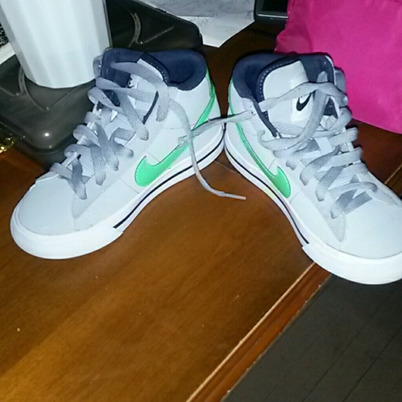 Boys high top nike