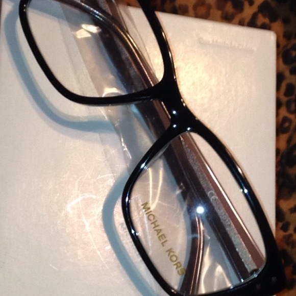 Michael Kors Accessories - 💚NWT- Michael Kors prescription Glasses💚