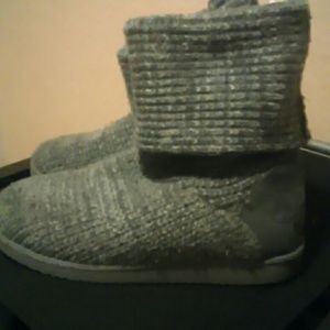 Grey boots