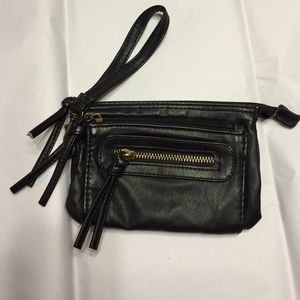 Black wristlet