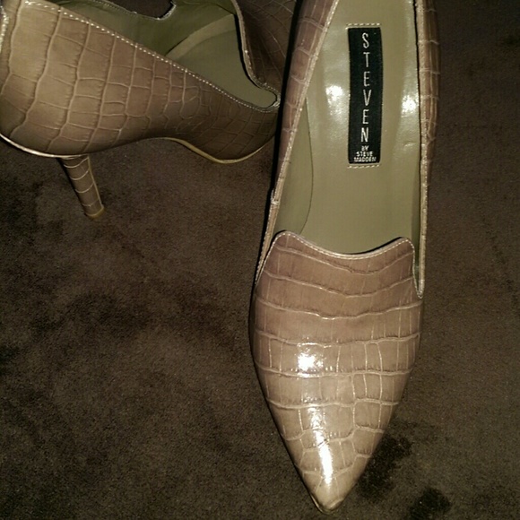 Steven by Steve Madden taupe crocodile pump - 8