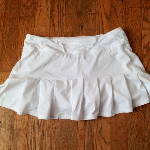 Lululemon White Run/Tennis Skirt!