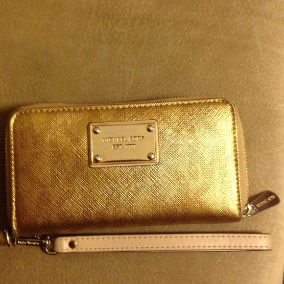 Reserved Michael Kors Wallet