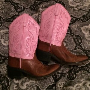 Pink and brown cowboy boots 💗