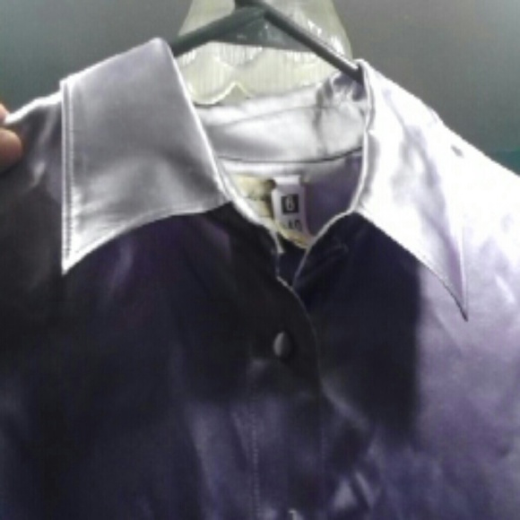 Lavender Silk Collared Button Up - Picture 3 of 4