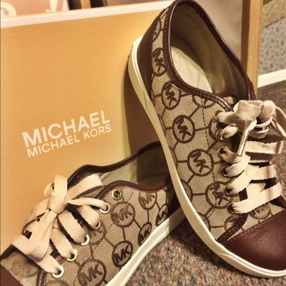 Michael Kors Shoes - CCO SALE🎉MK SNEAKERS