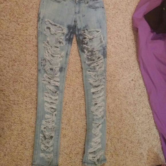 Woman Distress Bleached Jeans