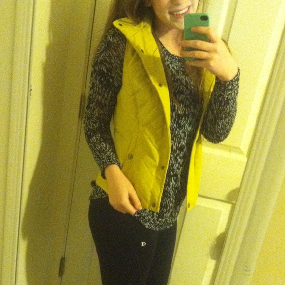 Yellow vest