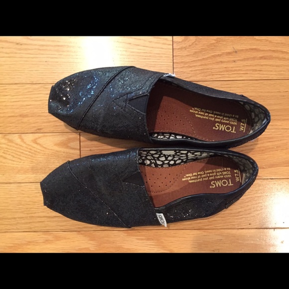 Black sparkle toms size 7.5