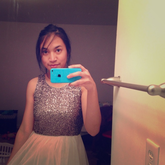 Dress - Picture 1 of 4