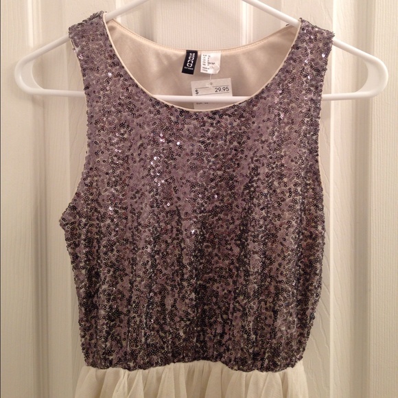 Dress - Picture 3 of 4