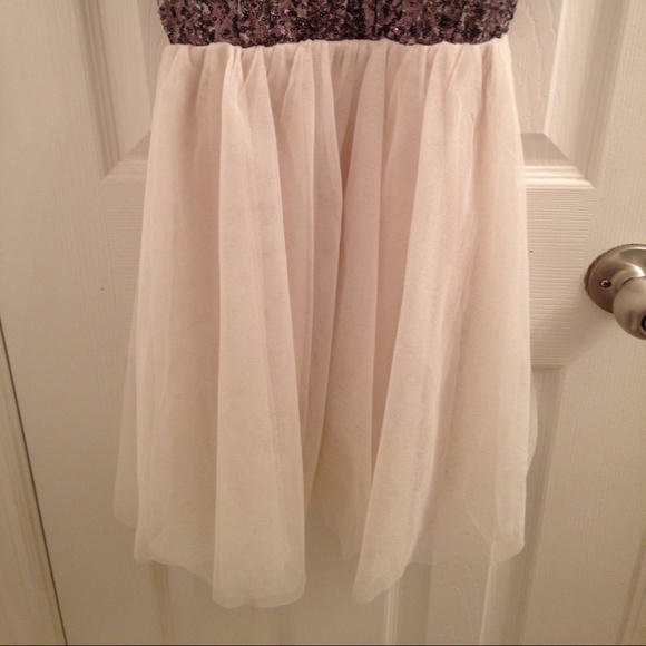 Dress - Picture 4 of 4