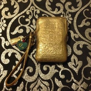 Coach Poppy Wristlet