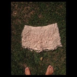 Lace flower shorts NWOT
