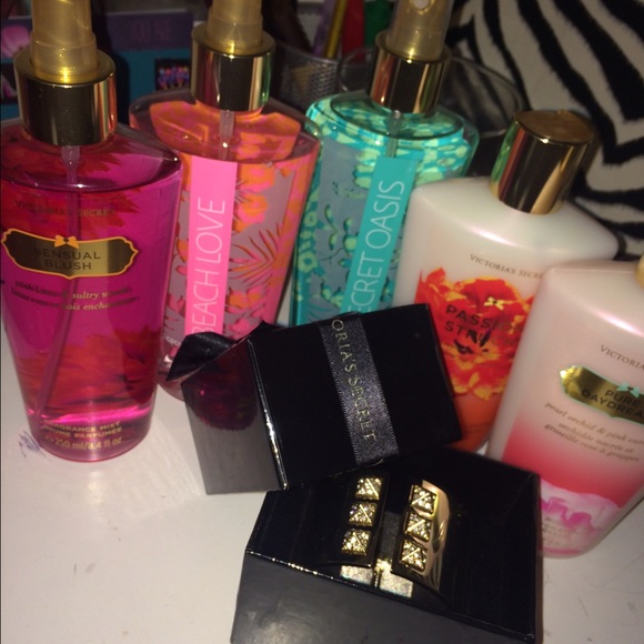 Bundle or seperate VS lotions, mist and cuff 💘