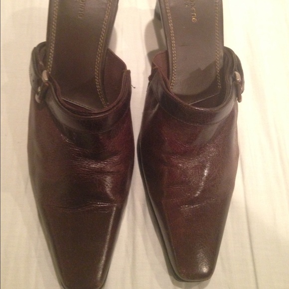 Liz Claiborne slip on heels size 9