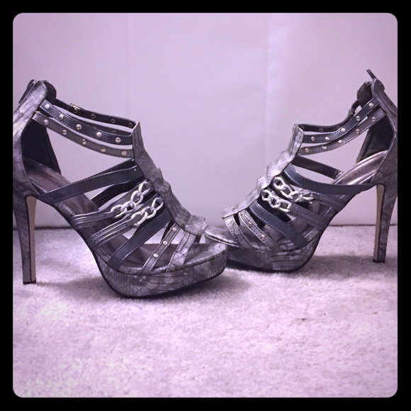 Sexy chain pumps for sale