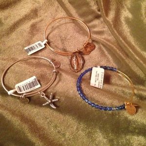 Set of 2 alex & Ani bracelets never opened